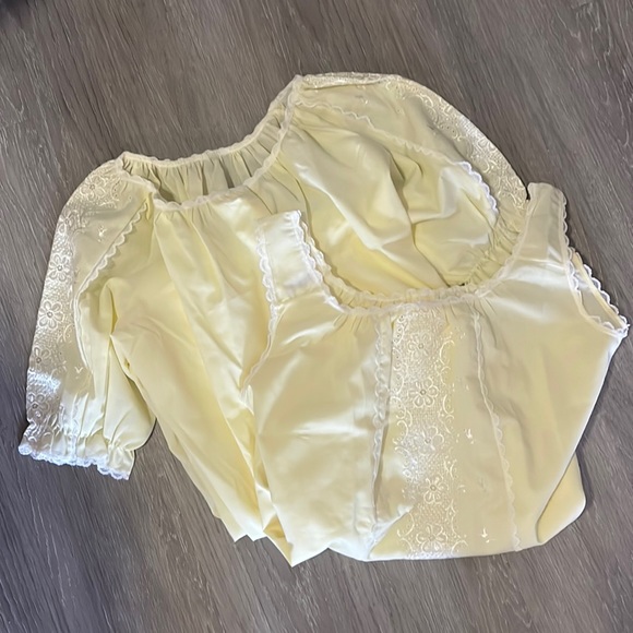 Perfect Vintage Boudoir set in light lemon 🍋 - Picture 2 of 6